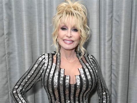 dolly parton hieght|Dolly Parton Biography, Age, Height, Husband, Net Worth, Family